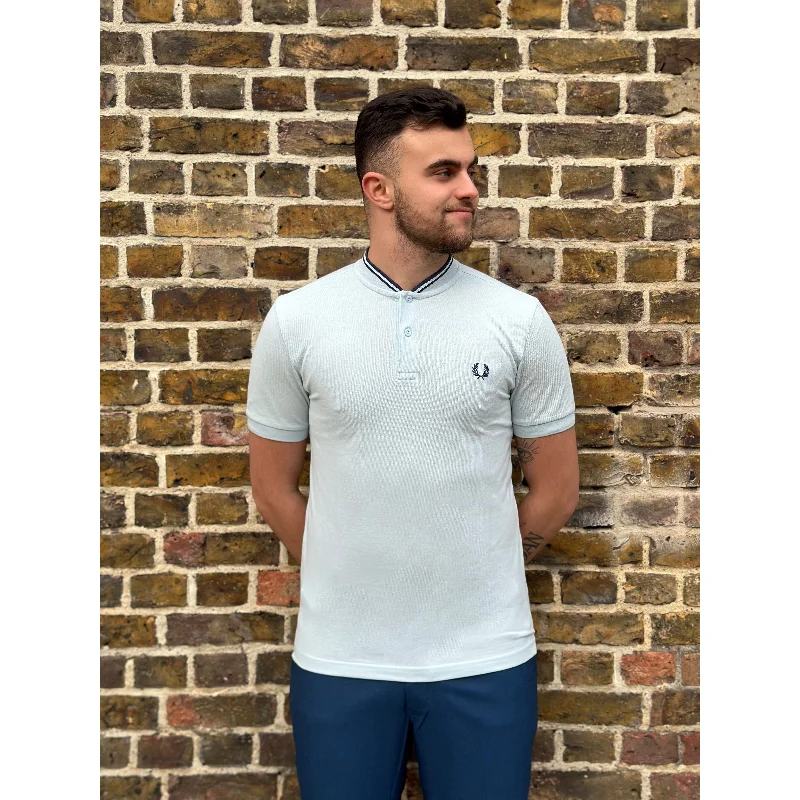 Men's Shirts with Button-Down PocketsFred Perry - M4526 Bomber Collar Light Ice / Midnight Blue - Polo