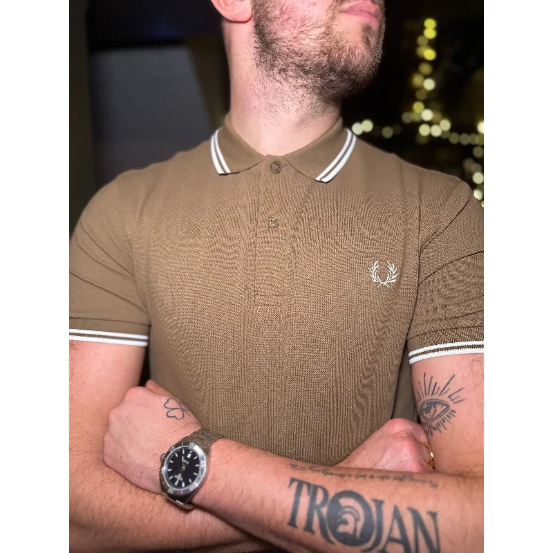Men's Shirts with Graphic SleevesFred Perry - M3600 Twin Tipped Shaded Stone / Snow White / Ecru - Polo